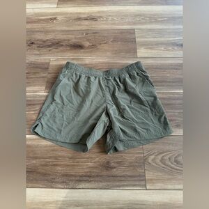 Columbia womens green shorts size small
